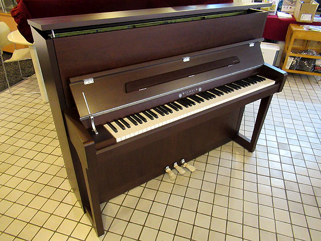 SCHIMMEL W114 Tradition (Dark Walnut satin)