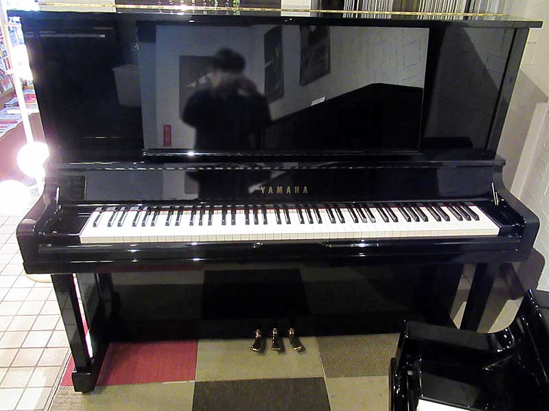 【再調整品】 ヤマハ アップライトピアノ UX30Bl
